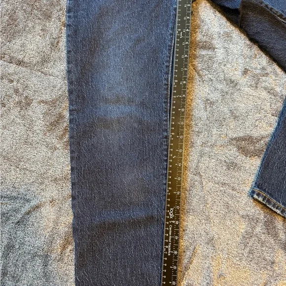 Levi’s 501 Dark Wash Blue Button-Fly Jeans - Picture 4 of 11